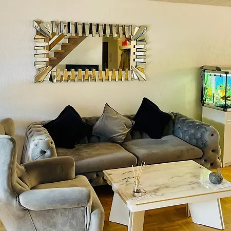 Sehr Gemuetliches Und Gepflegtes Zimmer 8 Km Von Bern-city Homestay Koniz
