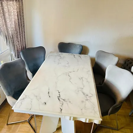Sehr Gemuetliches Und Gepflegtes Zimmer 8 Km Von Bern-city Homestay *
